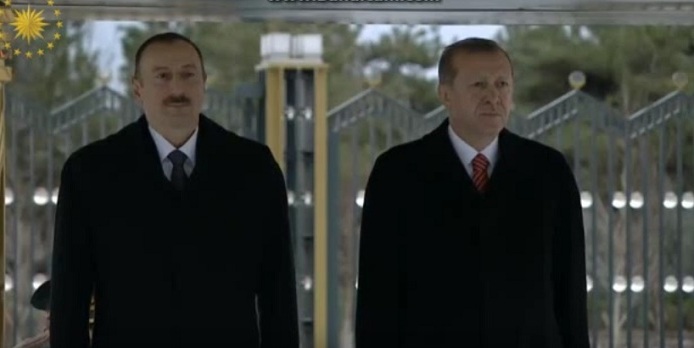 Ильхам Алиев прибыл в Турцию - ВИДЕО